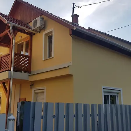 Kamilla Vendeghaz Villa Sarospatak Exterior photo